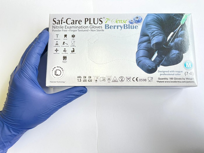 SAF-CARE PLUS 藍莓色無粉丁腈檢查手套 (±100隻)